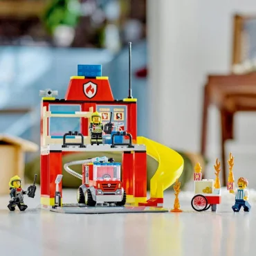 LEGO 60375 CITY Hasičská stanica a auto hasičov