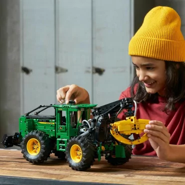 LEGO 42157 Technic Lesný traktor John Deere 948L-II